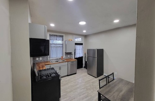 Pittsburgh House | 2BR in Garfield- Near Hospitals, UPitt & Good Eats