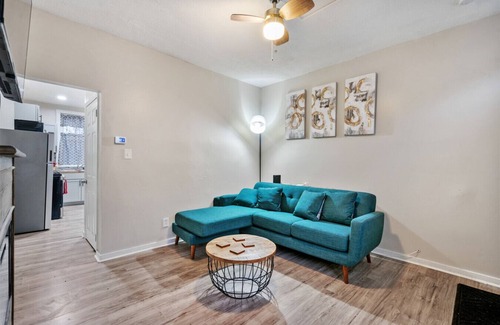 Pittsburgh House | 2BR in Garfield- Near Hospitals, UPitt & Good Eats