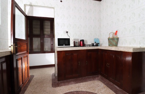 Stone Town Apartment | 2BR in Stone Town – Near Ferry Terminal, Museums & Cultural Sights