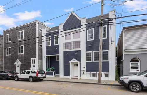 Off Broadway Apartment | 2BR Loft in the Heart of Newport with Parking!