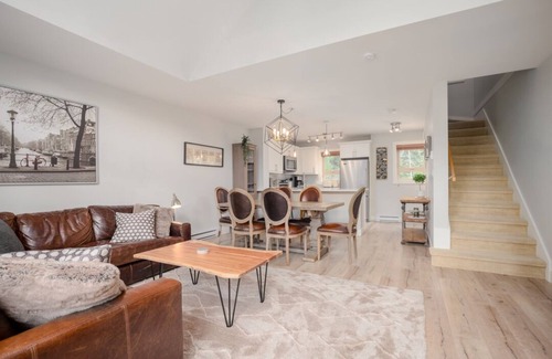 Blackcomb House | 2BR Multi-Level Townhome in Peaceful Location | Hot Tub | Free Parking