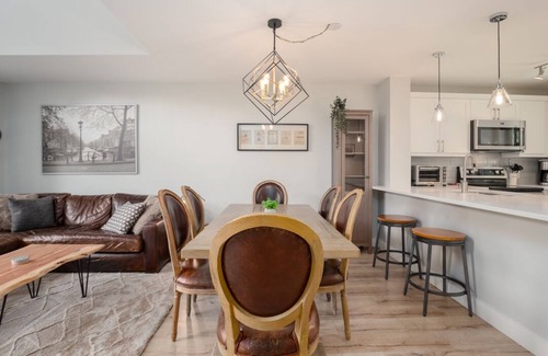 Blackcomb House | 2BR Multi-Level Townhome in Peaceful Location | Hot Tub | Free Parking