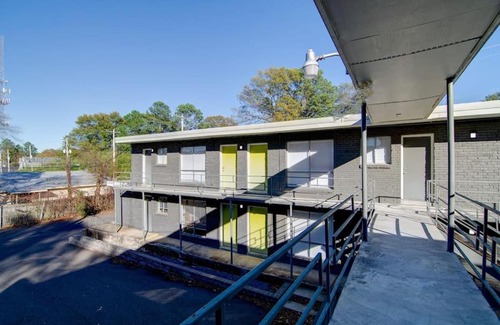 University District Apartment | 2BR Near University of Memphis Family Friendly TF1F2T
