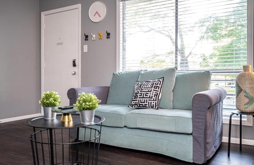 University District Apartment | 2BR Near University of Memphis Family Friendly TF1F2T