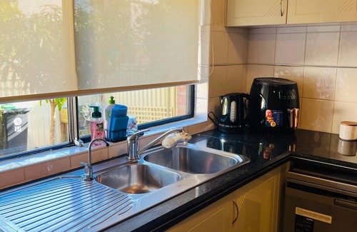 Northmead House | 2BR Northmead | Free Parking | Near Hospital & M2
