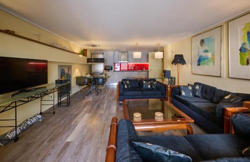 Voula Apartment | 2BR Oasis South Riviera Stay MK