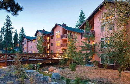 Round Hill Village Condo | 2br Presidential Condo Hike, fish, Swim!