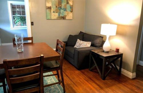 Evansville House | 2BR Private House Available close to UE