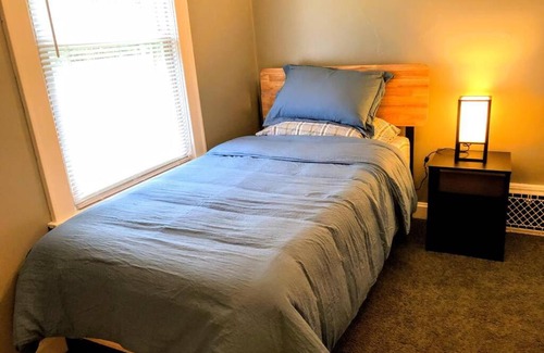 Evansville House | 2BR Private House Available close to UE