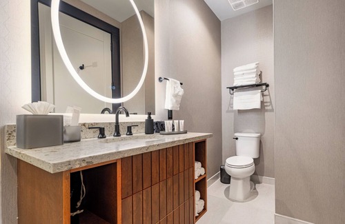 French Quarter Hotel | 2BR Private Patio in Luxe Canal St Unit | The Mayfair