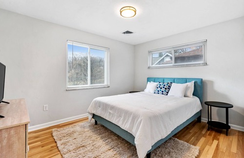 Ross Township House | 2BR, Ranch Home, near Ross Park Mall, Downtown, North Shore, and Strip District!