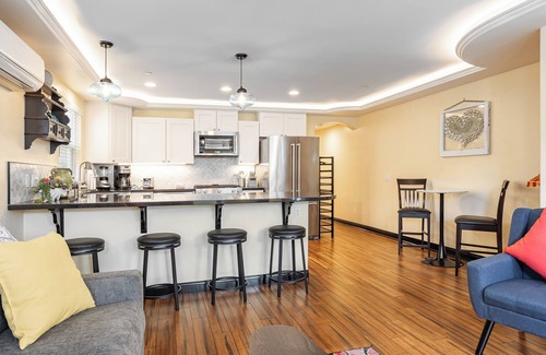 Avalon House | 2BR Renovated Avalon Home, A/C, Patio, Walk to the Beach