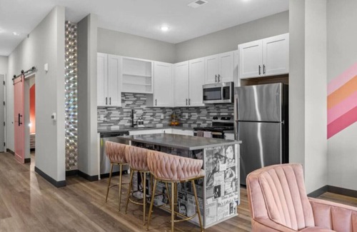 South Nashville Apartment | 2BR Retreat, 8 Min from Broadway!
