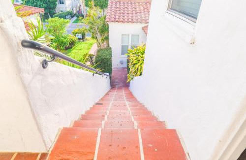 Hillcrest Apartment | 2BR Retreat Near Balboa Park