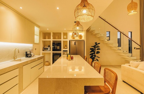 Munggu Villa | 2BR Serenity Villa in Seseh – Near the Beach Hybrid