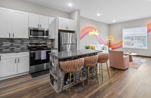 South Nashville Apartment | 2BR, Sleeps 6, 8Min to the Heart of Broadway!