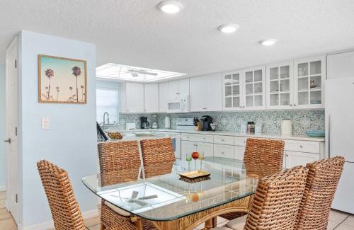Avon By The Sea House | 2BR Sleeps 6 Poolfront BBQ Steps to Beach & Pier