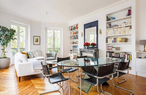 Quartier de la Porte-Saint-Denis Apartment | 2BR Spacious and Bright Luxurious Flat With AC