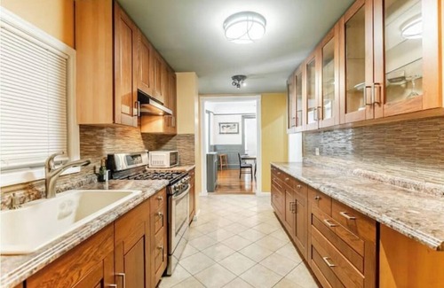 Sharon Hill Apartment | 2BR Suite Unit Driveway Parking ! PHL Airport