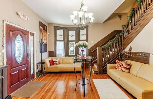 Sharon Hill Apartment | 2BR Suite Unit Driveway Parking ! PHL Airport