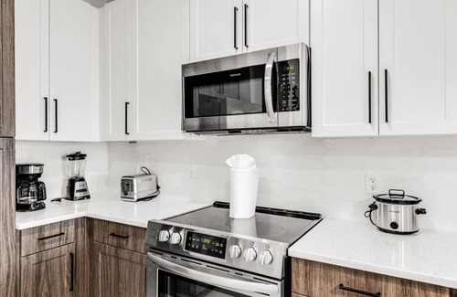 Ruskin Apartment | 2BR Sunspot: Poolside Living in Apollo Beach