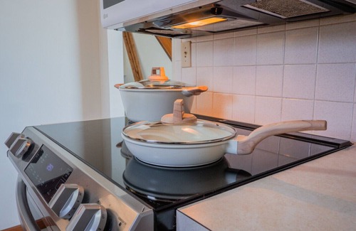 Lawrence Apartment | [2BR]The Mocha StayAwhile Retreat