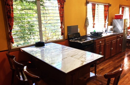 San Ignacio House | 2BR Treetop Cottage – Tropical Adventure, Maya Ruins & San Ignacio Center Nearby