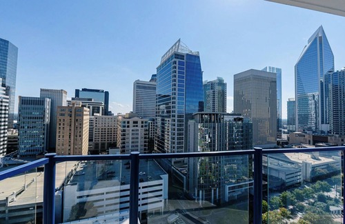 Charlotte Center City Apartment | 2BR Uptown Charlotte Furnished Apartments by RedAwning