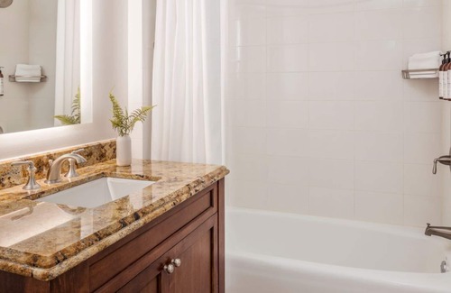 Orlando Villa | 2BR Villa - Christmas week at Marriott's Lakeshore Reserve