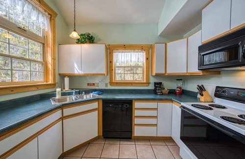 Leadville Cabin | 2BR w/Loft Cabin: Fireplace & Mountain View