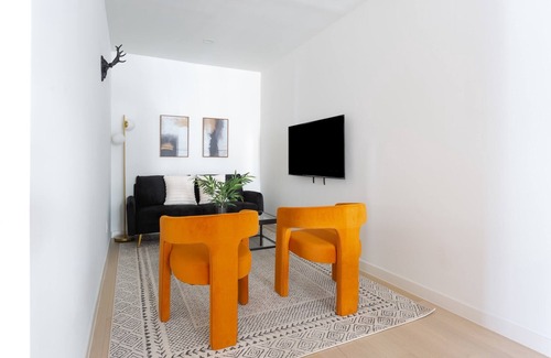 Greenpoint Apartment | 2BR, W/w/d in unit, By Subway