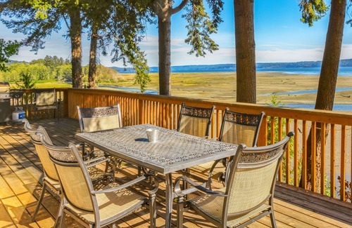 Brinnon House | 2BR waterfront home with beach access and views.