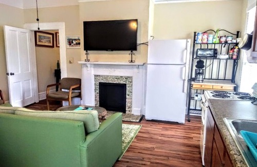 Brunswick Apartment | 2brCoastalColonialApt between Jekyll & St Simons Islands beaches& near Downtown!