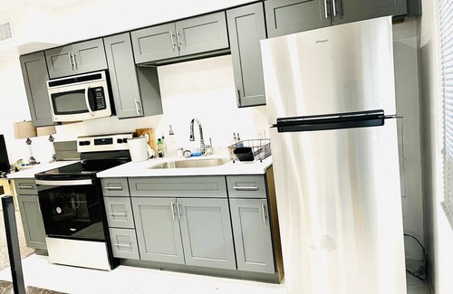 Beverly Green Apartment | 2BRCondo,LasVegas,WalkToStrip,LVCC,STRIP,Book,pool,summer,July4th,independence
