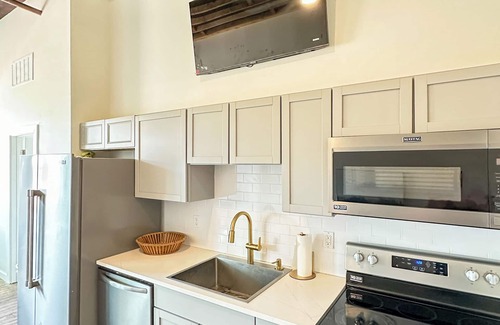 Honey Grove House | 2C Vintage View