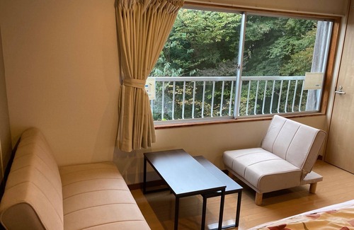 Fujikawaguchiko Hotel | 2F Westernstyle room 2 Small staircase ant roo/Minamitsuru-gun Yamanashi