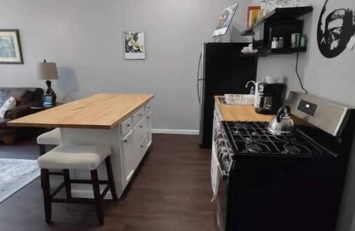 Natchez Apartment | 2feathers inn #1