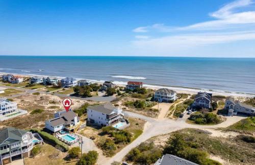 Ocean Hill House | 2Min Walk to Beach Private Pool & Hot Tub