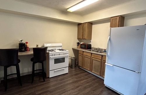 Geneva Apartment | 2nd Floor 2 Bedroom Extra Large Apartment Historic Downtown Geneva