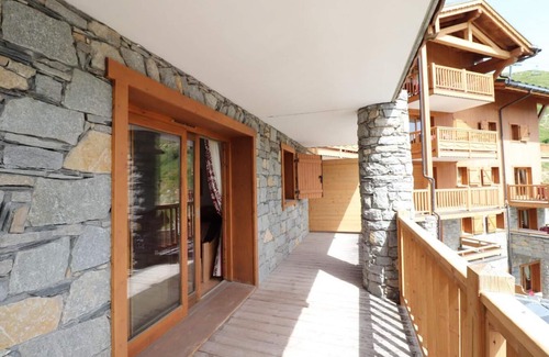Les Almes Apartment | 2nd floor, balcony, parking, tv, ski locker, 60m², Tignes