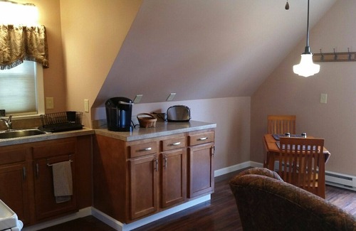 Charles Town Apartment | 2nd Floor, Efficiency, Private Entrance