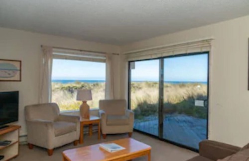 Moss Landing Apartment | 2nd floor, panoramic views, 2-person soaking tub, fireplace