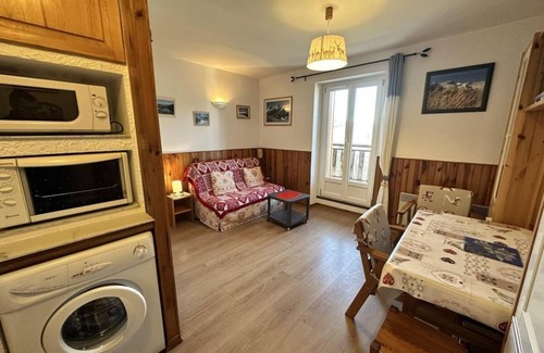 Villard-de-Lans Apartment | 2nd floor, view mountain, balcony, tv, ski locker, 28m², Villard de Lans