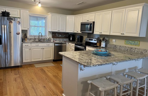 Edisto Island House | 2nd row Ocean Views 4br 3ba Sleeps 12, '25 Pool Amenity Card, linens included