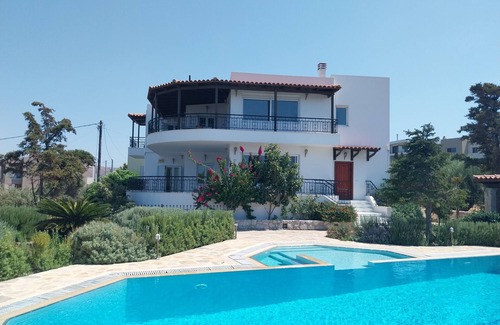 Prasas Villa | 3 Χάριτες - Βίλα με πισίνα - Vila with pool- Vila with swimming pool.
