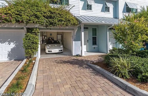 Merritt Island Resort | 3 2 1/2 Bath Townhome Resort! -10 min to Cocoa Bch Boat/paddle board rentals!