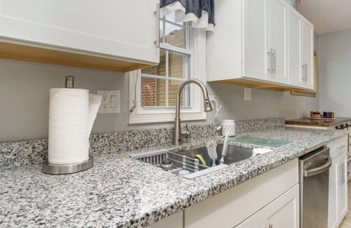 Richmond House | 3/2 Close to I-75 & UK Pet friend quiet in the cut