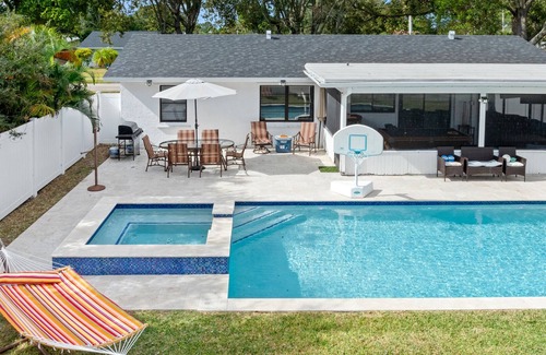 Whisper Walk House | 3/2 in Boca Raton Heated Salt Pool + Pickleball