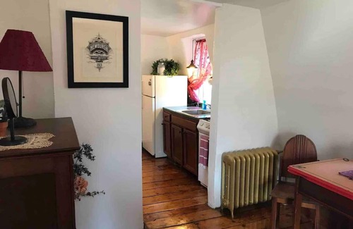 Newburgh Apartment | #3, 3rd Flr Studio Apartment in Historic Building