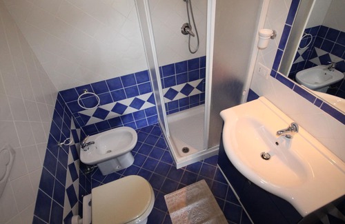 Golfo di Marinella Apartment | 3/4 beds, sea view ground floor, pool, wifi, air conditioning